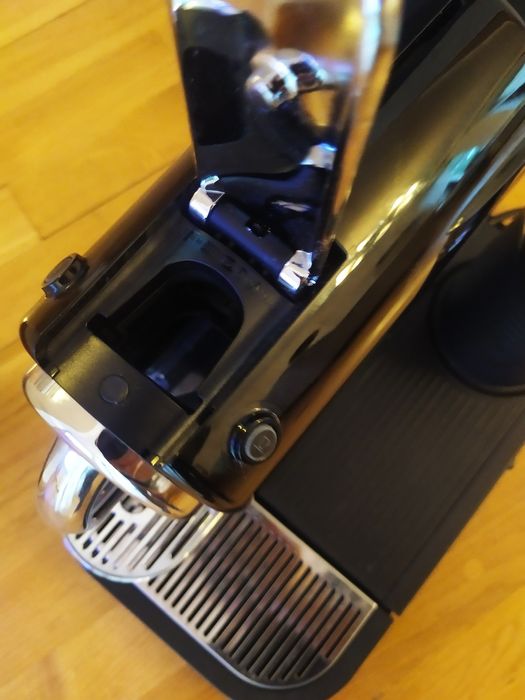 Ekspres do kawy na kapsułki DeLonghi EN265.BAE