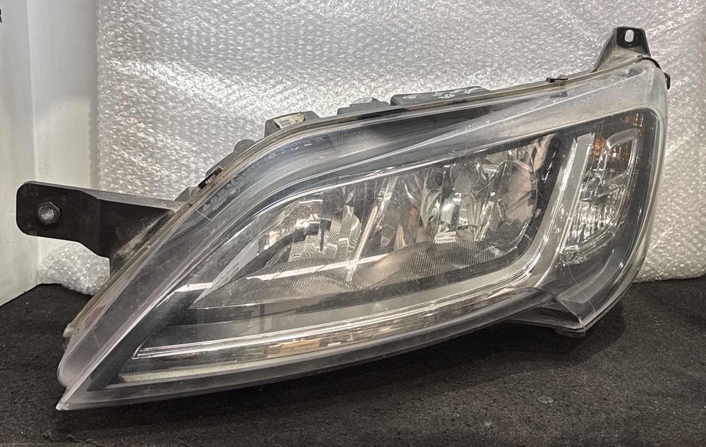 Ótica / Farol Esquerdo PEUGEOT BOXER Autocarro ano 2017