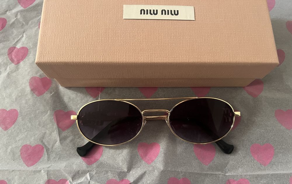 Okulary w stylu MIU MIU