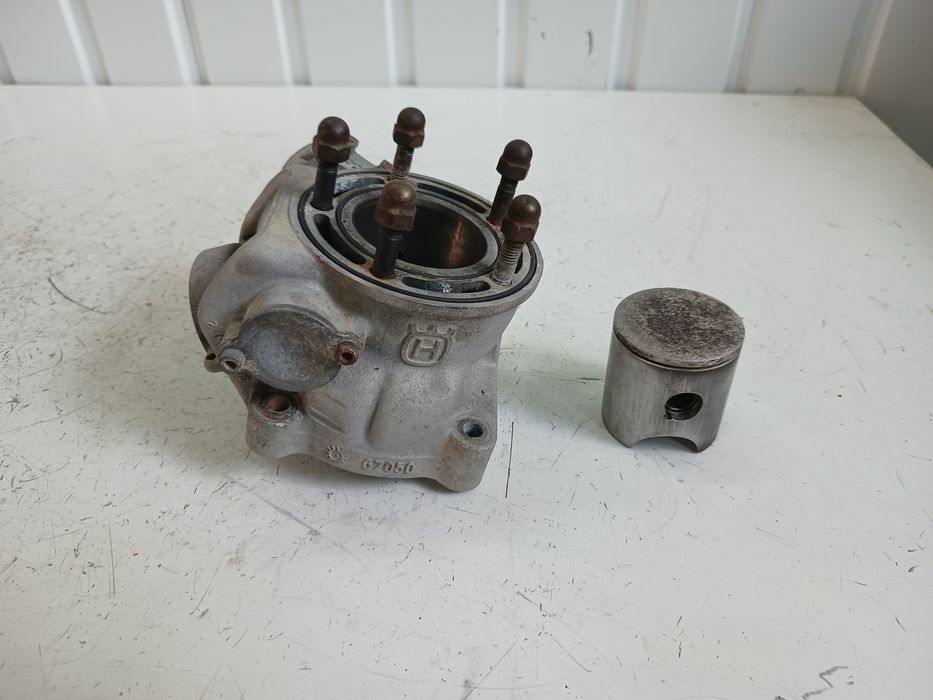 Cylinder tłok zawór wydechowy Husqvarna cr wr wre 125
