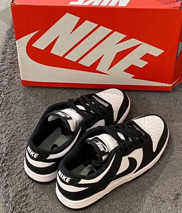 Nike Dunk Low Czarny R.40,5