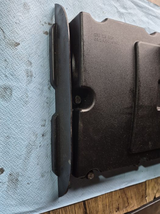 Pokrywa zaworów vw audi 2.0 tdi