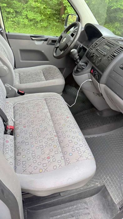 Volkswagen VW Caravelle T5 2.5 TDI 130 KM 9-osobowy 2 komplety opon