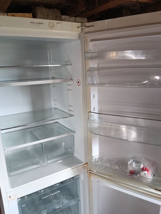 Продам холодильник