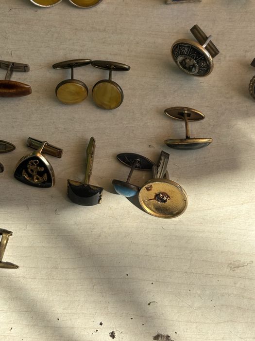 Запонки різні продам