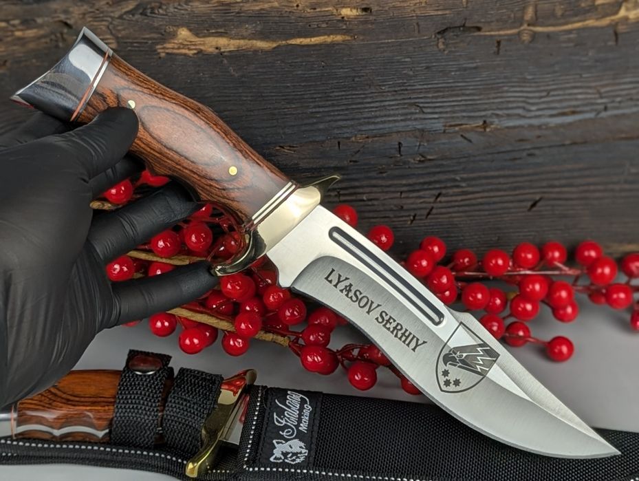 Мисливський ніж з Вашим гравіюванням. Нож с чехлом.