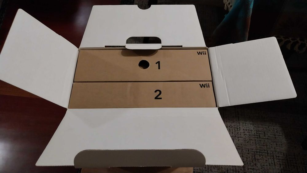 Nintendo Wii Family Box – Box Only / Accessories / Two Games64283925405314124