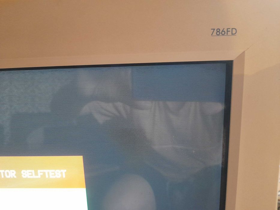 Monitor CRT Kineskopowy Mag Trinitron 17"