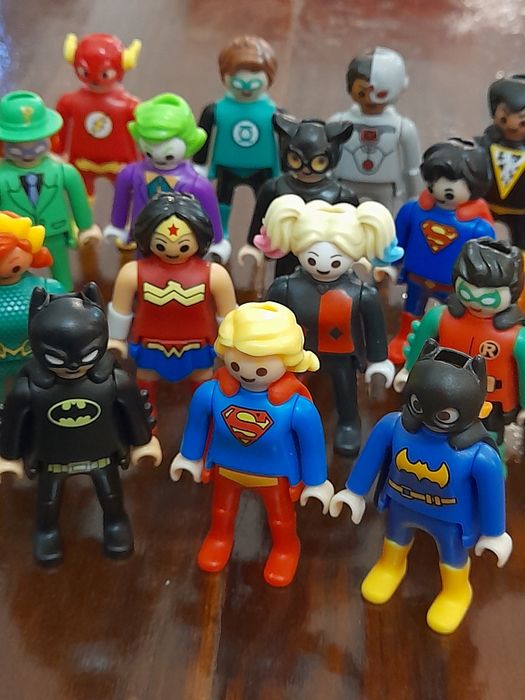 Coleção completa DC COMICS 16 bonecos