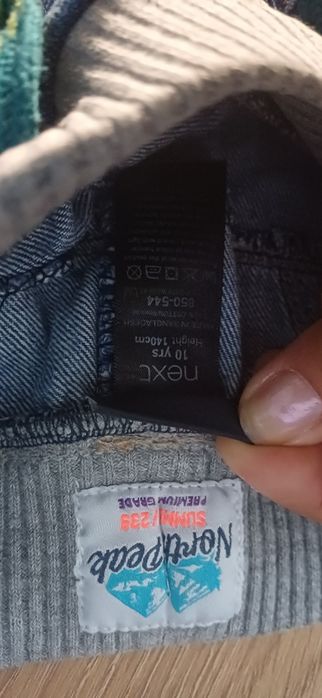Dżinsowe spodnie next r 140