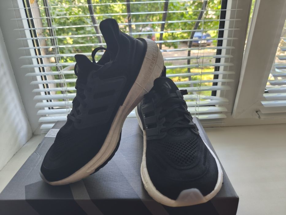 Кросівки Adidas Ultraboost light
