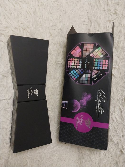 Продам набор декоративной косметики