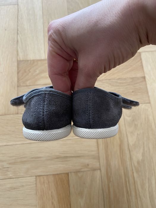 Szare trampki skorzane zara 22