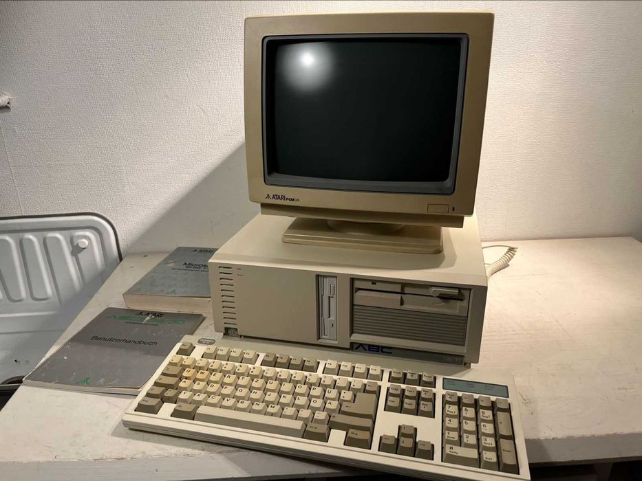 komputer Atari ABC 286/30 kompletny z klawiaturą i monitorem Atari PCM124