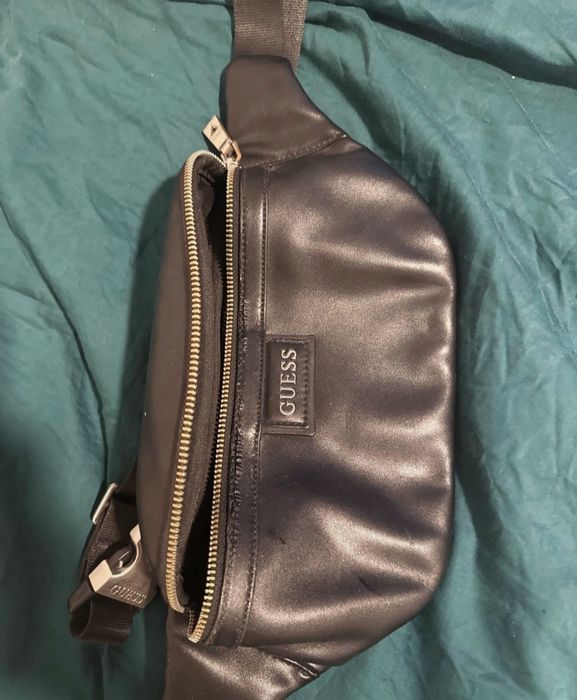 Bolsa de cintura da Guess