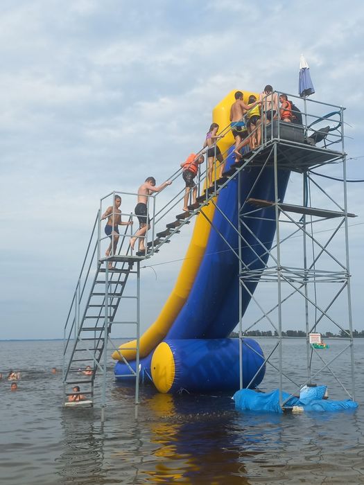 Гірка водна надувна