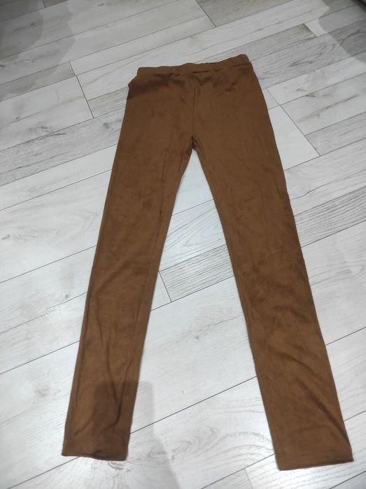 Zamszowe legginsy damskie
