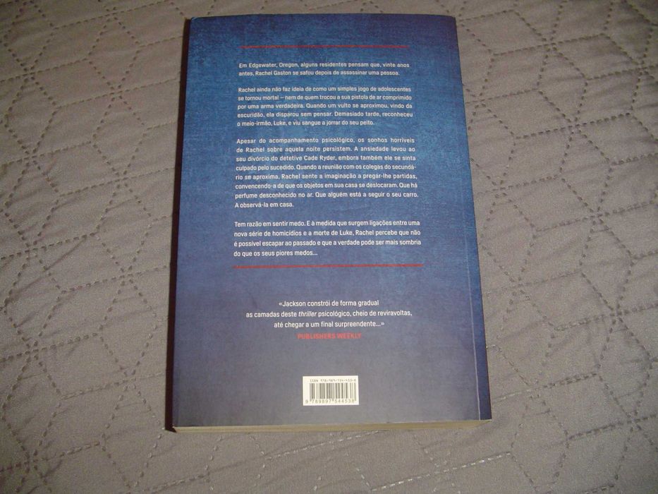 Livro "Paranoia" de Lisa Jackson