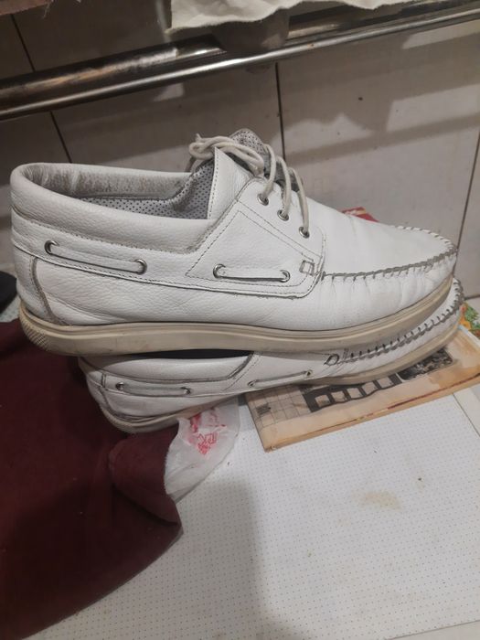 Продам спортивные туфли 44рр.