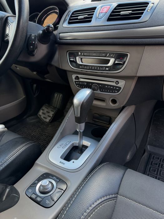 Renault Megane 2010 - 1.5 Дизель АКПП