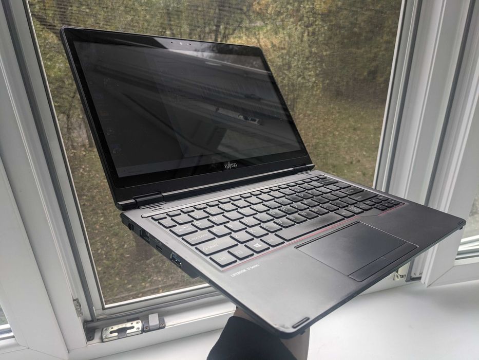 Fujitsu Lifebook U729x | 12.5" HD | i7-8565U 4c/8t | 8 ddr4 | 256 nvme