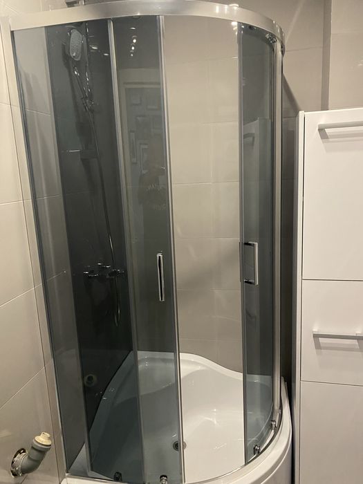 Prysznic z brodzikiem+bateria  90x90
