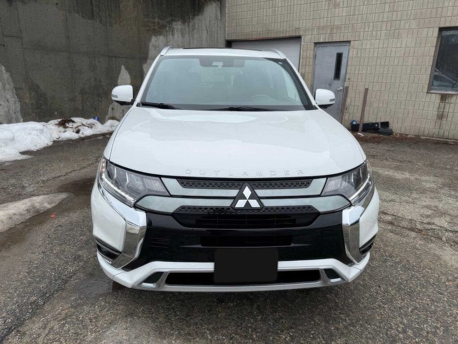 Mitsubishi Outlander PHEV      2020