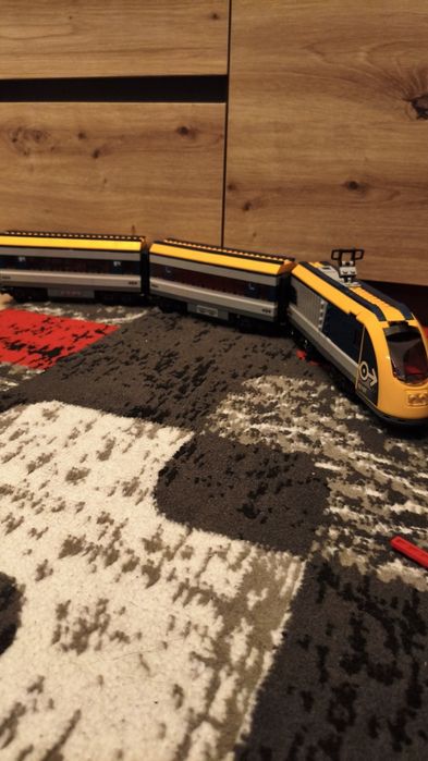 LEGO City 60197 - Pociąg pasażerski (Zestaw złożony)