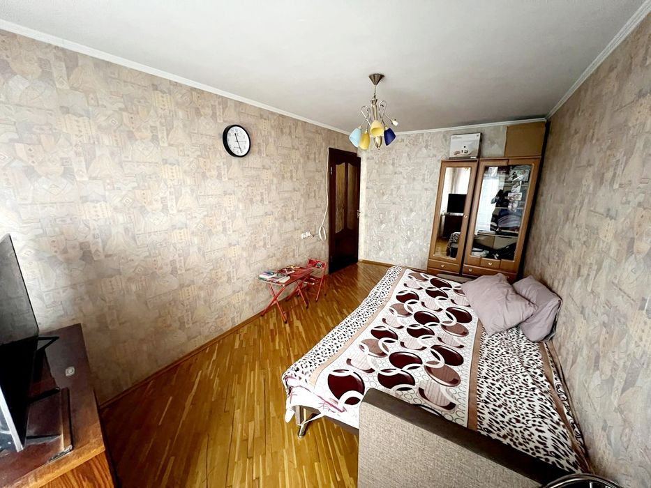 Довгострокова оренда 3-кімнатної квартири в районі "Книжки"