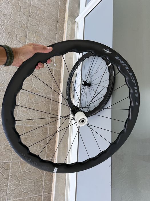 Bicicleta de estrada - Rodas em carbono Topo!