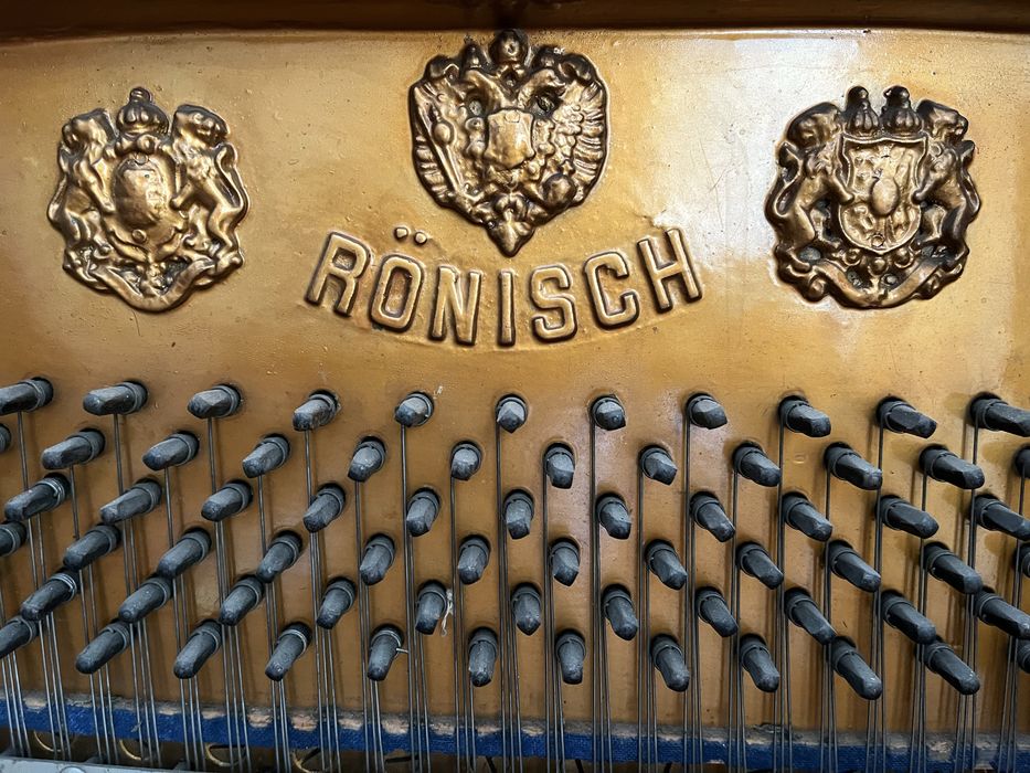 Отдам! Антикварное пианино(фортепиано) Ronisch 1912-1914 год.