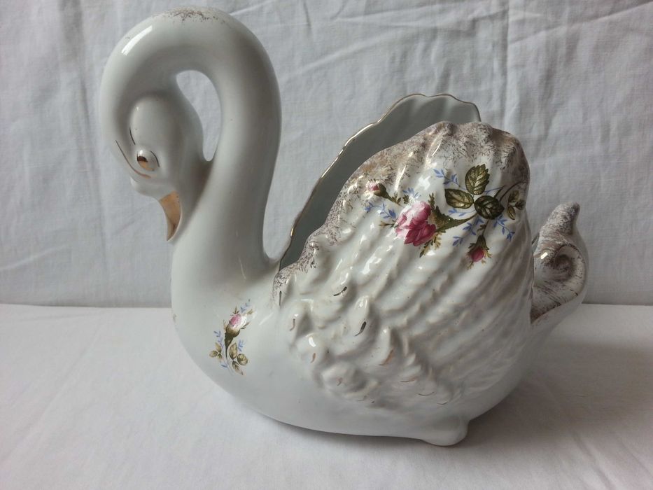 Łabędź porcelanowy Chodzież