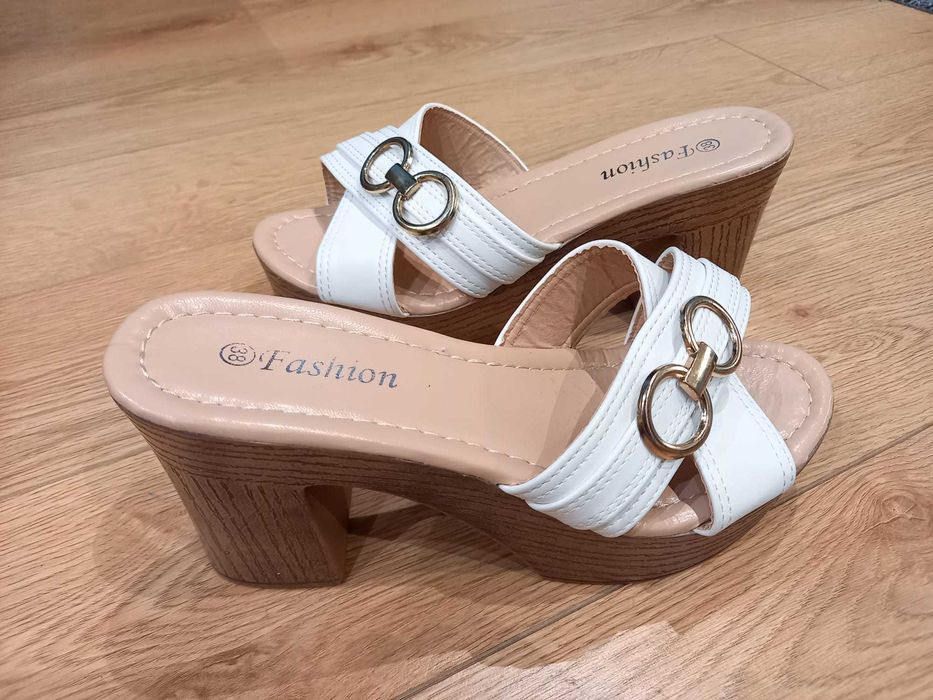 Sandália Fashion Nº38 Novas