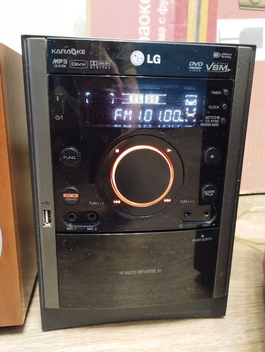 Муз центр c сабвуфером ( Блютуз - AUX - USB - Тюнер - Bluetooth - ЮСБ)