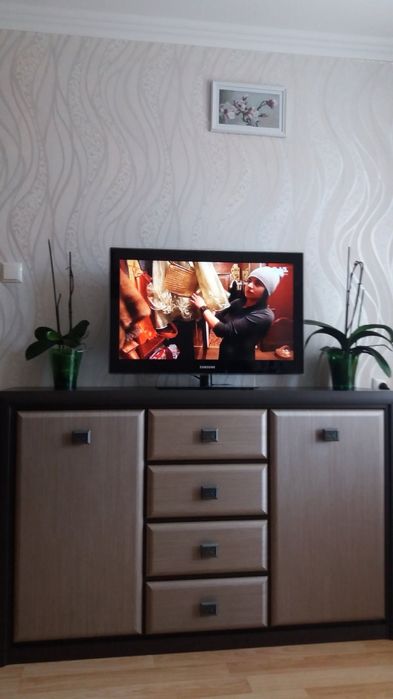 Samsung 32” Full HD телевізор, HDMI, з пультом