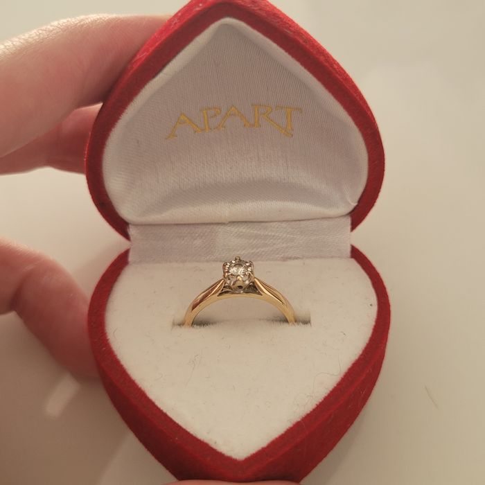 Złoty pierścionek pr. 585 - idealny na Walentynki, prezent, zaręczyny