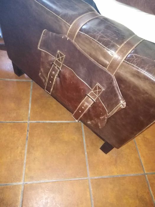 Vendo sofás em pele