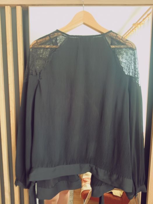 Czarna plisowana elegancka bluzka plus size 42 XL do pracy casual