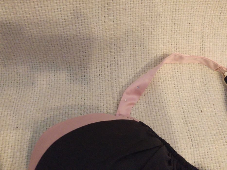 Biustonosz w kolorze czarnym