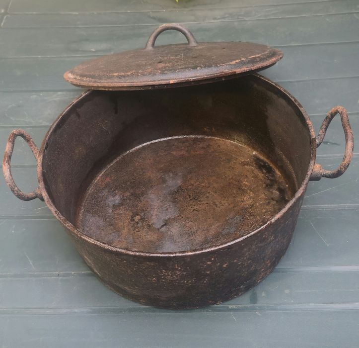 Tachos antigos em ferro