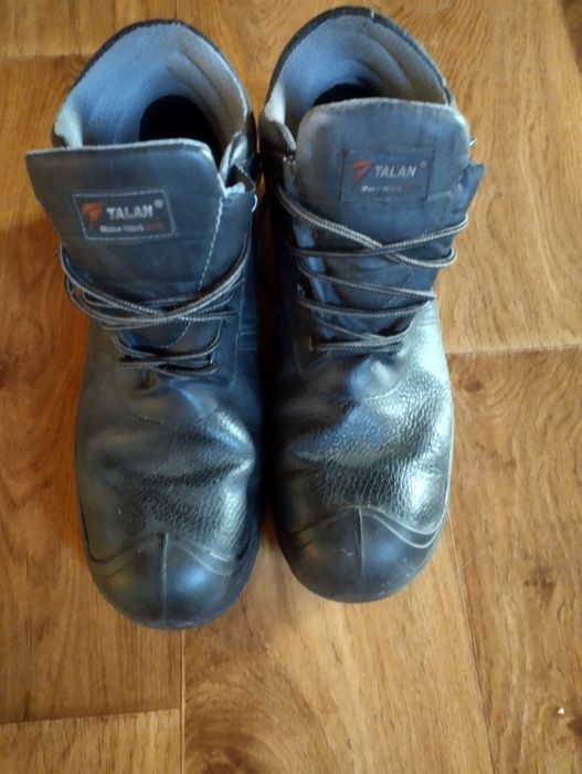 Продам рабочие ботинки