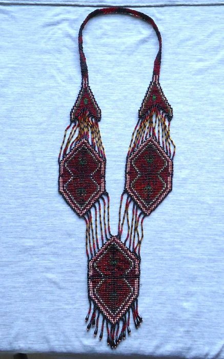 Гердан з бісеру бордовий