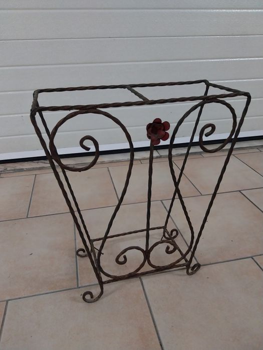 Porta guarda chuva/bengaleiro em ferro forjado