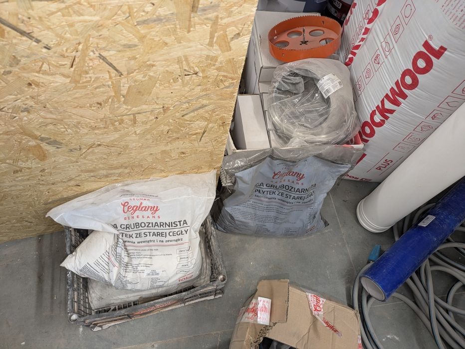 Retro fuga do cegły , antracytowy i stara biel