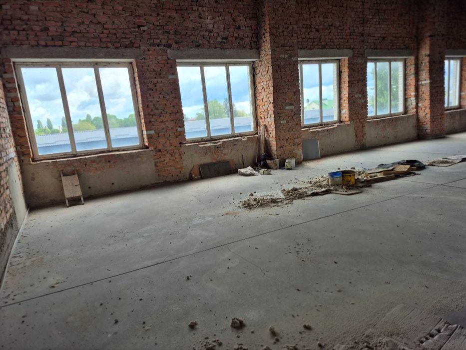 1800м2 приміщення + 30сот землі