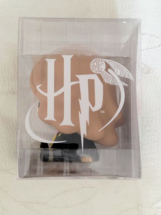 Harry Potter Hermione a  figura é da marca Plastoy, conhecida pelas su