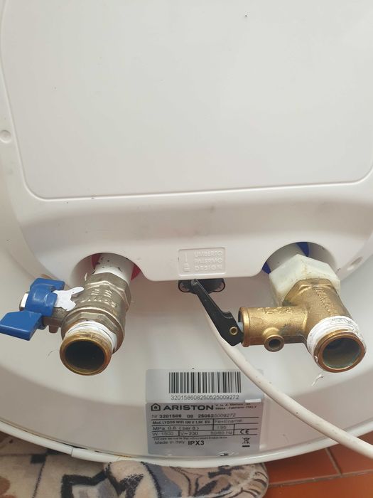 Termoacumulador pouco uso