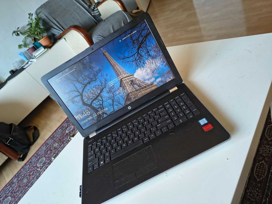 LAPTOP PAVILION HP, procesor 8 rdzeni, 17 cali ekran, 8 gb ramu, ssd