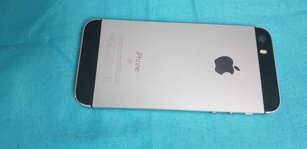 IPhone SE Impecável