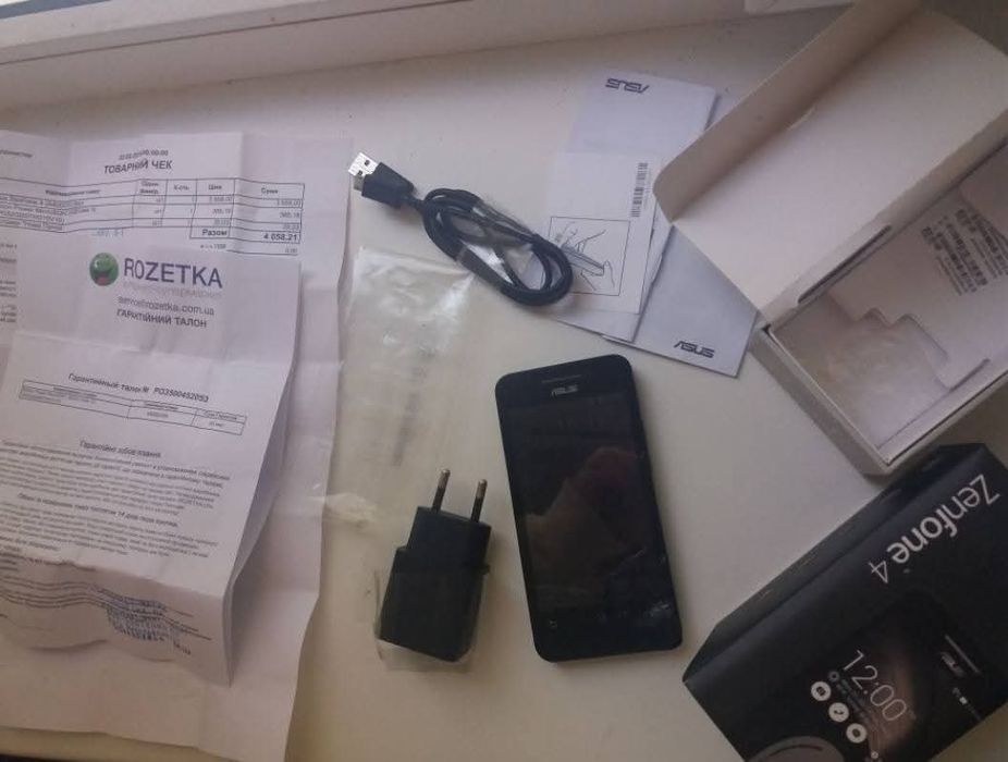 Asus Zenfone 4 (A400CGX) Black.
